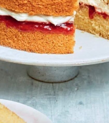 Mary Berry 3-Egg Victoria Sponge