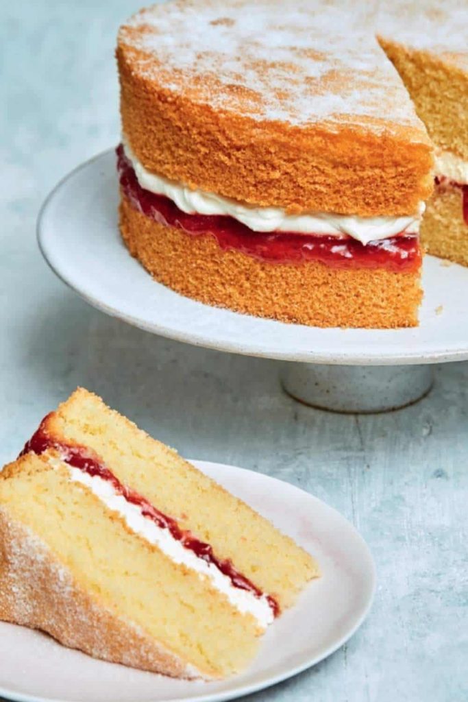 Mary Berry 3-Egg Victoria Sponge