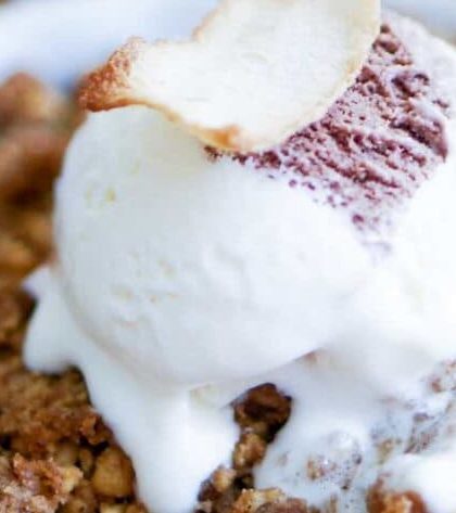 Mary Berry Apple And Rhubarb Crumble