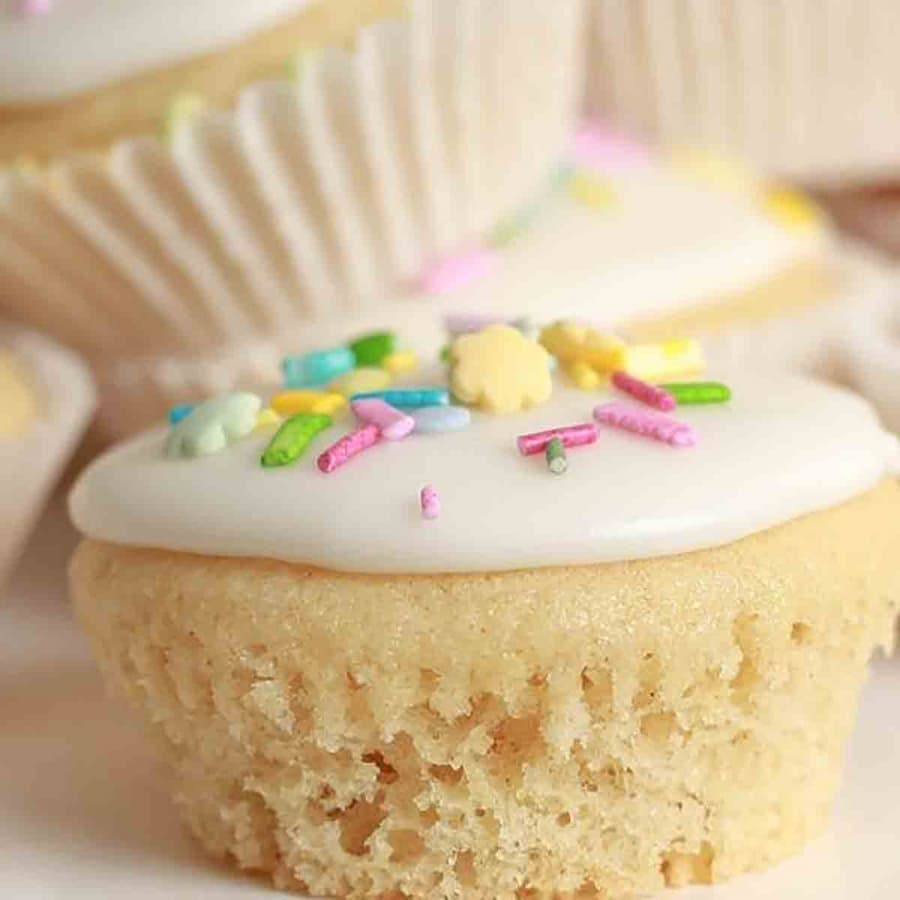 Mary Berry Sultana Fairy Cakes